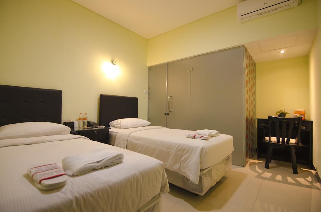 Guest House Salon Fora Gegerkalong Setiabudhi Bandung Esterno foto